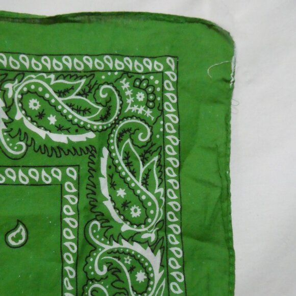 Unbranded | OS One Size | Green Paisley Square Bandana / Scarf - Picture 14 of 16